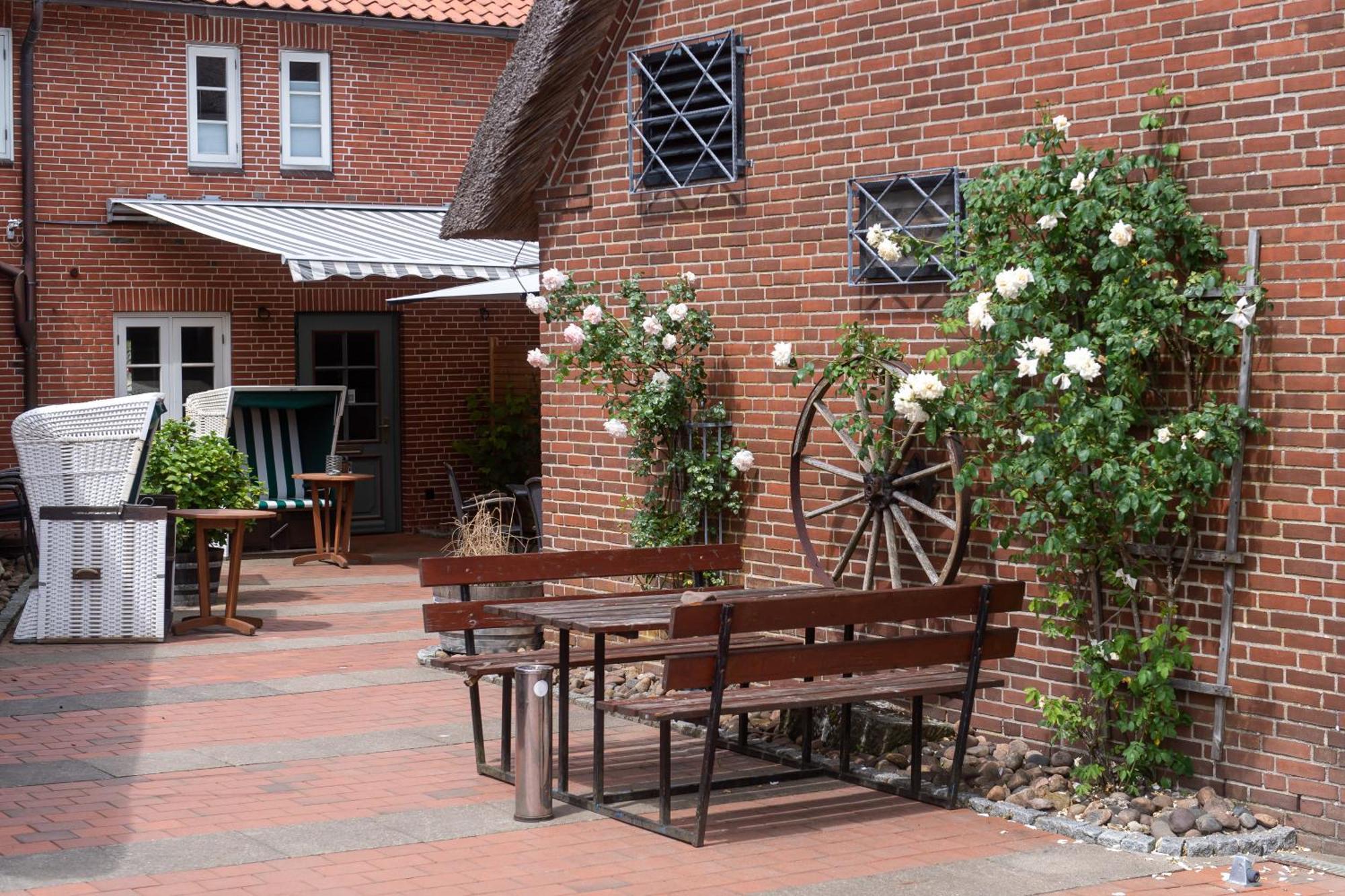 Tetens Gasthof Süderlügum Exterior foto