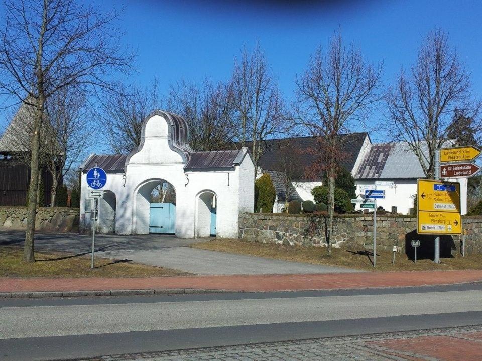 Tetens Gasthof Süderlügum Exterior foto